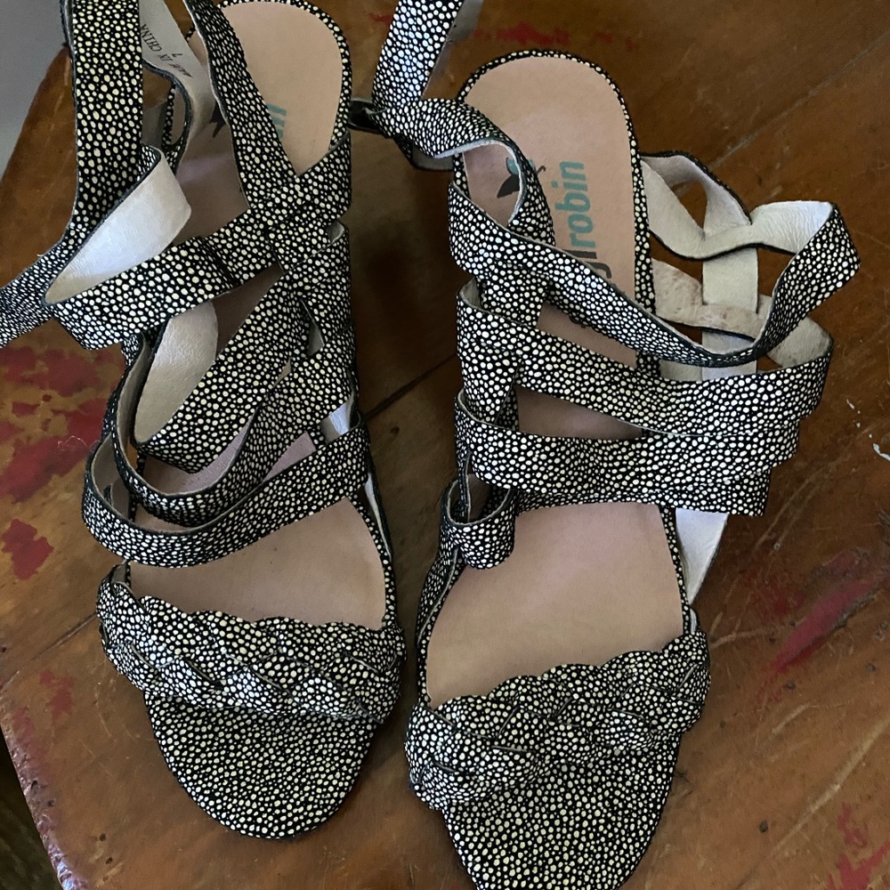 Faryl Robin size 7 sandal